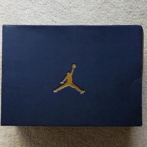 Air Jordan 11 CMFT LOW red/white-black